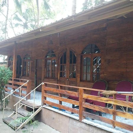 Fernandes Bar And Restaurant Bed & Breakfast Canacona Ngoại thất bức ảnh
